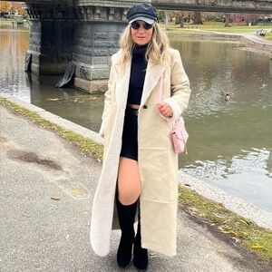 NEW ! HOUSE of HARLOW FAUX FUR coat SIZE L 
🚨firm price original price is 489$